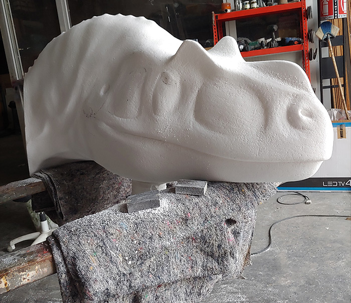 Realizzazione di Bat-Tech in polistirolo